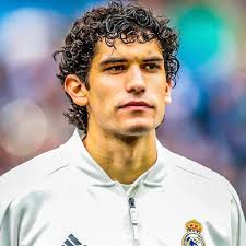 Wtf Kingsley Chibueze. This una youngster Vallejo don dey chase 30 oo 🤦😂  I got signed by Madrid for in my FM only for me to find Vallejo being 28yrs  old. I
