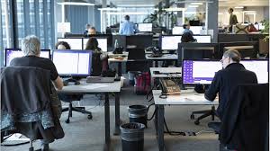 Arbeitslose sollen drei monate länger taggeld beziehen. Hilfe Fur Medien Bundesrat Konkretisiert Corona Notpaket Medien