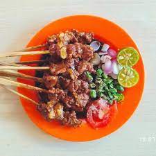 It is prepared with goat meat, tomato, celery, spring onion, ginger, candlenut and lime leaf, its broth is yellowish in colour. Sate Sop Kambing Asihan Halal Rinnai Indonesia