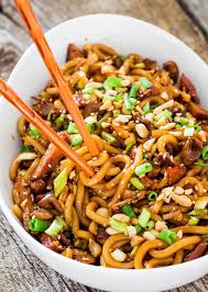 Asian Style Udon Noodles With Pork And Mushrooms A Super Quick And Incredibly Easy Udon Noodles Dish With Por Asian Recipes Yummy Dinners Udon Noodles Recipe
