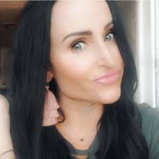 Kami Rainey (@KamiRainey)