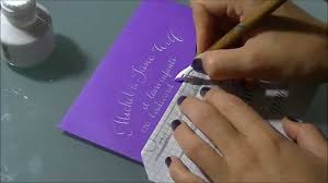 Discount mariage vous propose pour cela un grand choix de papier, de cartes et d'enveloppes. Enveloppe De Faire Part De Mariage Par C Comme Calligraphie Youtube