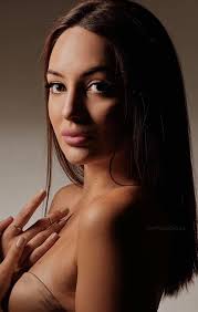 Kailey Marie Modeling added a new...