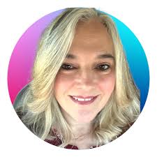 An outtake with Prototype Annie. And her hovering pacifier ahah. 😂😂😂✨