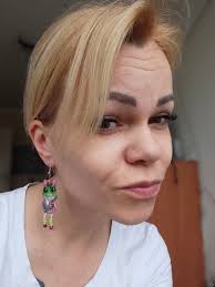 Това не са ли най-сладките жабки, които сте виждали🥰🥰🥰 Днес, в този  мрачен и мразовит ден Боряна Кючукова ме усмихна с тези невероятни обеци,  които със сигурност няма да останат незабелязани🤗 Благодаря