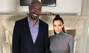 However, political analyst van jones has maintained a more neutral, unbiased stance. Kim Kardashian Van Jones Others Meet With Trump And Senior Aides To Talk Criminal Justice And Prison Reform Lovebscott Com