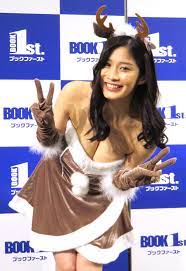 ラウンドガール高橋凛「右のバストの方が大きいんです。下乳がエロいです」カレンダー発売 - 芸能 : 日刊スポーツ