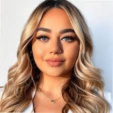 Kassidy Gregory's Instagram, Twitter & Facebook