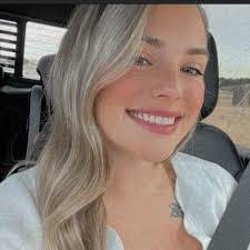 Amber Morphis's Instagram, Twitter & Facebook