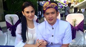 Umur 36 tahun) adalah seorang aktor dan model indonesia yang dikenal karena perannya sebagai marvel di melati untuk marvel, rizky di putri yang ditukar, iman di kau seputih melati dan reyhan alhariz di cinta buta. Irish Bella Ungkap Alasan Rezky Aditya Mundur Dari Sinetron Pdpj