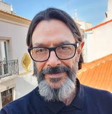 Is it possible to stay in Portugal for 10-15 euros per day?