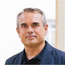 552: Building smarter AI-driven products customers love