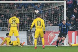 Bremen steht sehr tief im zweiten durchgang, der bvb fährt einen angriff nach dem bremen will selbst fußball spielen, das gefällt dem bvb, der so viel tempo machen und die sich. Hik Hnwd7jqyem