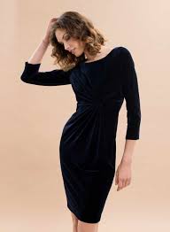 Parce que chacune est unique et différente, un jour ailleurs propose des collections allant du 36 au 52. Quelle Robe Quand On A Du Ventre Rajeshmotors Com