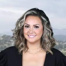 Lisi Macias's Instagram, Twitter & Facebook