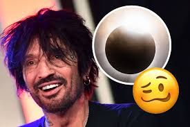 Motley Crue's Tommy Lee Posts Nude Bottom in Poolside Pic