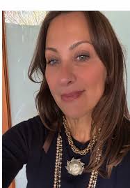 Expert Brooch Styling Tips from a Personal Stylist