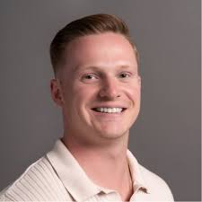 🤝LOVE seeing area businesses, nonprofits and organizations at the 'Ville!  Another successful Job & Internship Fair connecting students to  opportunities in the region. 📸: Kaya Wagner