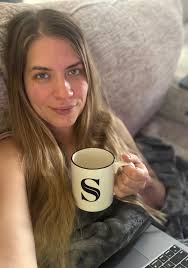 Megtisztelő, hogy velem tanultok magyarul ❤️ Köszönöm! -- I am honored that  you are learning Hungarian with me ❤️ Thank you!