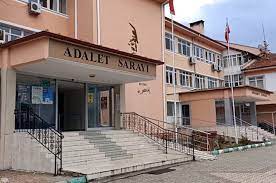 İlçenin kuzeyinde elmalı dağı, doğusunda tilkicilik tepesi, batısında topdağı tepesi, güneyinde de elmalı ovası yer almaktadır. Toy7wdrblbhjvm