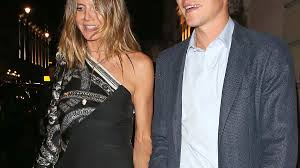 Browse 218 olmo schnabel stock photos and images available, or start a new search to explore more stock. Heidi Klum Bestatigt Trennung Von Vito Schnabel