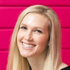 Kari Marshall's Instagram, Twitter & Facebook