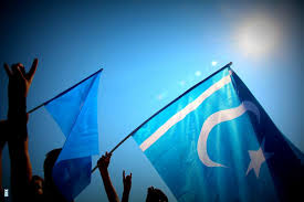 Türkçe konuşan milletleri sembolize eden doğu türkistan bayrağı çin ve birçok ülkede yasak ve hatta hapis cezalarına rağmen gururla dalgalanmaktadır. Dogu Turkistan Bayragi 644367 Uludag Sozluk Galeri