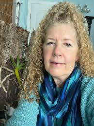 Polyester sweater shape restoration after laundry