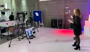 Live streaming technology is often employed to relay live events such as sports, concerts and more generally tv and radio programmes that are output live. Livestream Beratung Fur Technik Und Software Fur Inhouse Streaming