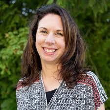 Amy Behrens's Instagram, Twitter & Facebook