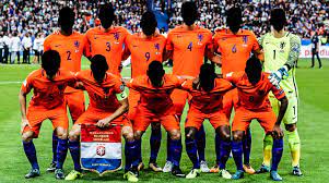 Zodra de gehele samenvatting beschikbaar is zie je hem hier. Wat Moet De Opstelling Worden Van Oranje Tegen Schotland Poll Sportnieuws