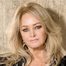 Straight from the Heart: BONNIE TYLER'S LONG-AWAITED AUTOBIOGRAPHY:  9781399726252: Books