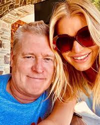 Jessica Simpson reveals father Joe's bone cancer diagnosis