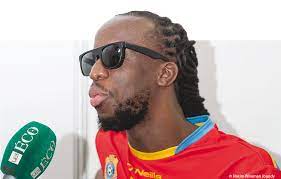 Le rappeur d'origine congolaise, youssoupha, de son nom complet youssoupha mabiki, né le 29 depuis plus de vingt ans, le rappeur, récompensé par un disque d'or et un disque de platine, revient. Youssoupha Le Rappeur Veut Faire Une Revelation Demain Soir A Minuit Instants