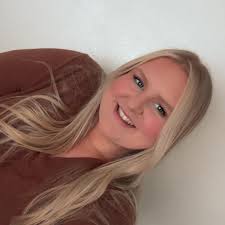 Does Disneyland still do pin trading?