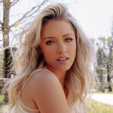 Emily Lovins's Instagram, Twitter & Facebook