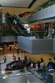 我們 new balance outlet 門店提供限時推廣優惠，有高達7折優惠產品或清貨折扣，並陳列不同尺碼，讓你享受自助購物的便利。 新界東涌達東路20 號東薈城名店倉地下 g12 號鋪 電話: æ±æ¶Œ æ±è–ˆåŸŽcitygate Outlets Hong Kong Travel Hong Kong World Cities