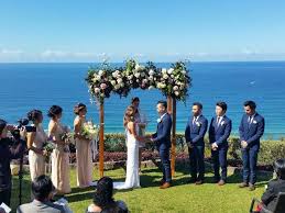 A Touch Of The Sea Breeze At Jonah S Whale Beach Modern Wedding Beach Wedding Beach Wedding Photos Wedding Modern