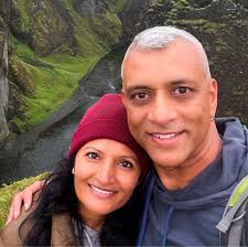 Any photographers in Sedona that offer engagement mini sessions?