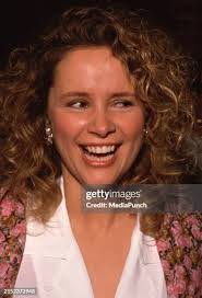 Liza Morrow's Instagram, Twitter & Facebook