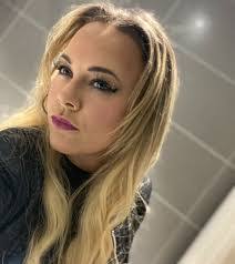 Deanna Wheeler's Instagram, Twitter & Facebook