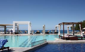 I nogle perioder tilbydes træningshold på hotellet. Santa Helena Beach Varlden Vantar