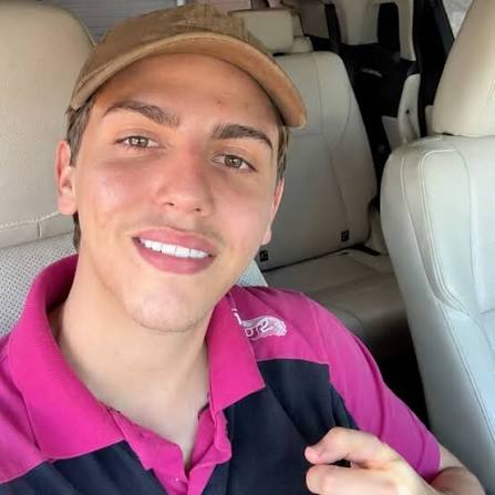 A irmã de Vitor Orsini, Antonella Orsini, usou as redes sociais para falar  sobre o irmão, morto aos 19 anos em Dourados. “Vitor, você foi o melhor  irmão que toda garota poderia