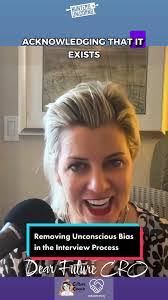 Paula Hansen's Instagram, Twitter & Facebook