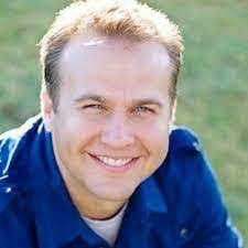 Kenny Dean's Instagram, Twitter & Facebook