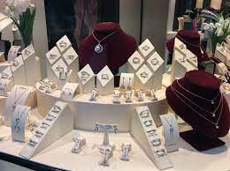 Little Diamond Shop Display Jewelry Store Design Jewellery Shop Design Diy Necklace Stand