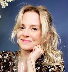 Mandi Robertson: Top 10 trendy wines to take your holiday staff party