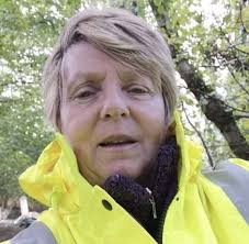 Loretta Cox to swim Bristol Channel for Martha Trust of Hacklinge, Deal