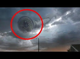 1 5 Strangest Things That Mysteriously Appeared In The Sky Youtube Creepy Images Creepy Pictures Ancient Myths