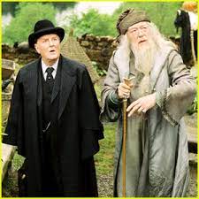 Harry Potter' Fans Pay Tribute To Robert Hardy aka Cornelius Fudge After  His Death | Harry Potter, RIP, Robert Hardy | Just Jared Jr.